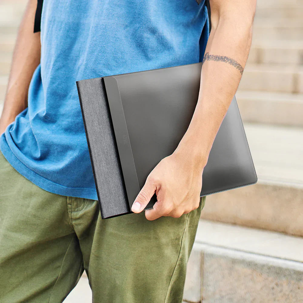 4-in-1 Laptop Sleeve with Wireless Charging - TADI